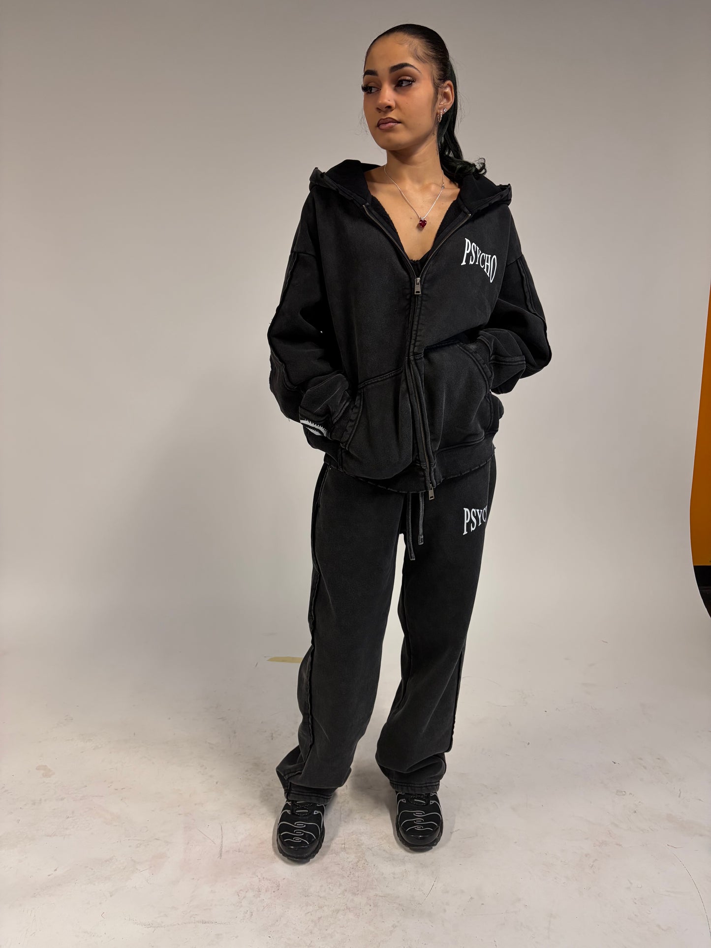 VINTAGE BLACK PSYCHO SET